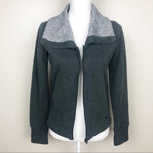 Puma zip up jacket M